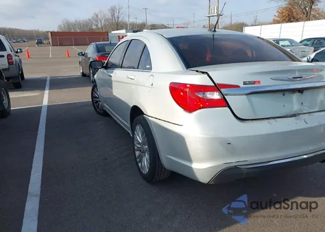 2011 Chrysler 200 Touring z USA, uszkodzony, nr VIN 1C3BC1FB3BN551046